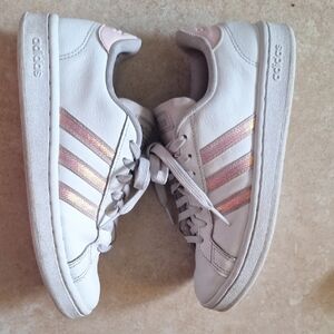 Adidas Women's White Sneakers with Irridescent Shiny Pink Stripes Size 5.5